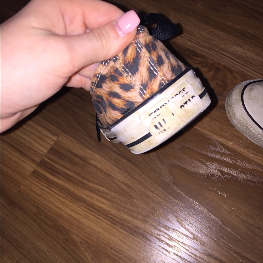 Converse - Picture 3 of 6